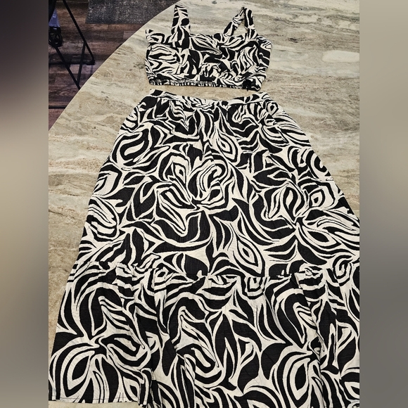 Rachel Zoe 2 Piece Zebra Leaf Print Crop Top And skirt Set Large! - Picture 2 of 11